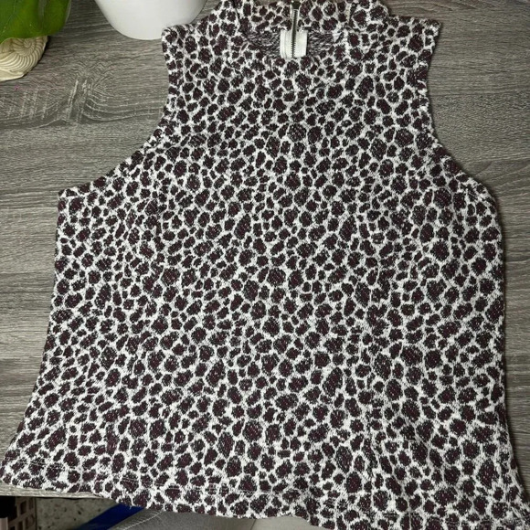 Anthropologie Akemi + Kin Sleeveless Textured Leopard Blouse Mock Neck Size Med - Picture 10 of 11